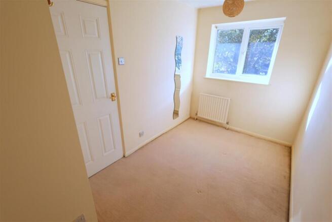 LC Bedroom 2i.JPG