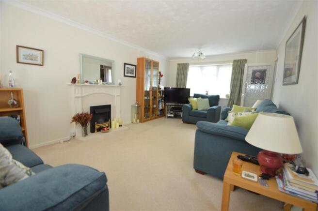 8 SUNDERLAND PLACE, WELLESBOURNE  (SITTING ROOM 1)