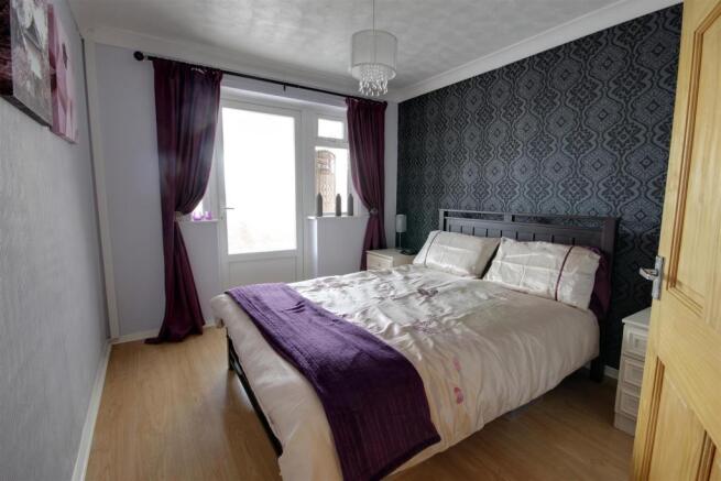 BEDROOM 2