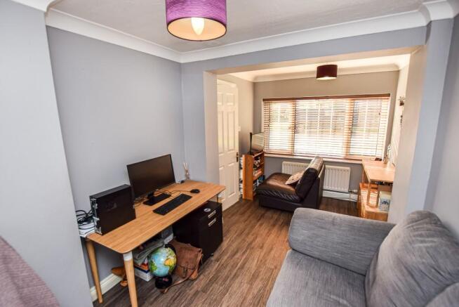 Bedroom 5/office