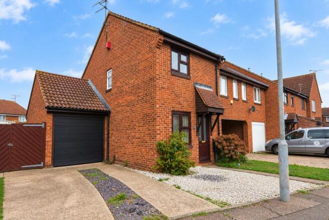 2-bed terraced on Woodcotes, Shoeburyness, Essex, SS3, £265,000