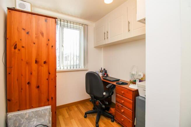 3 bed Semi-Detached for sale Image 11