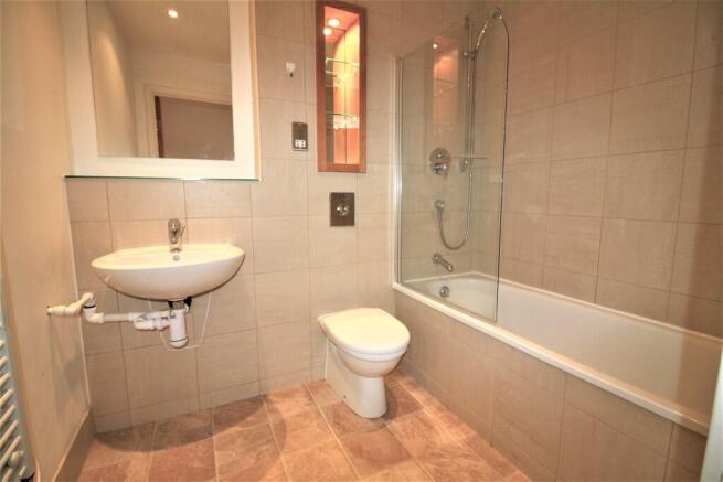 1 bed Apartment to rent Image 4