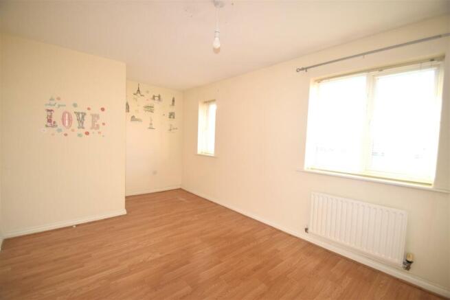 bedroom 1.JPG