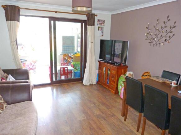 Living/Dining Area