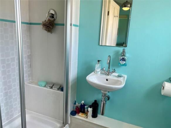 Shower/Cloakroom
