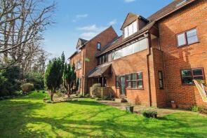 13, Westdene, Godalming GU7 1QL