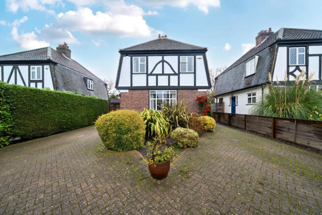 1408737-1-6985bb1...