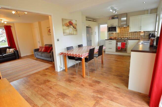 dining area sh...