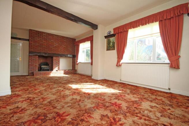 Through Lounge/Dining Area
