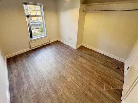 2 bed Flat to rent Image 5
