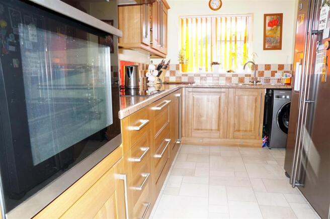 Well Fitted Kitchen
