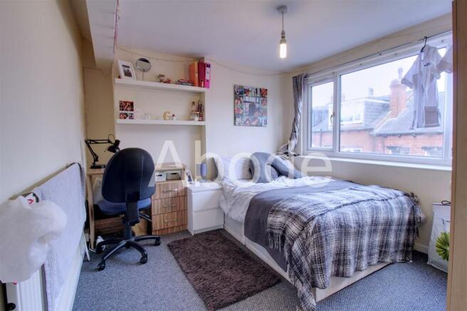 3 bed House to rent Image 4