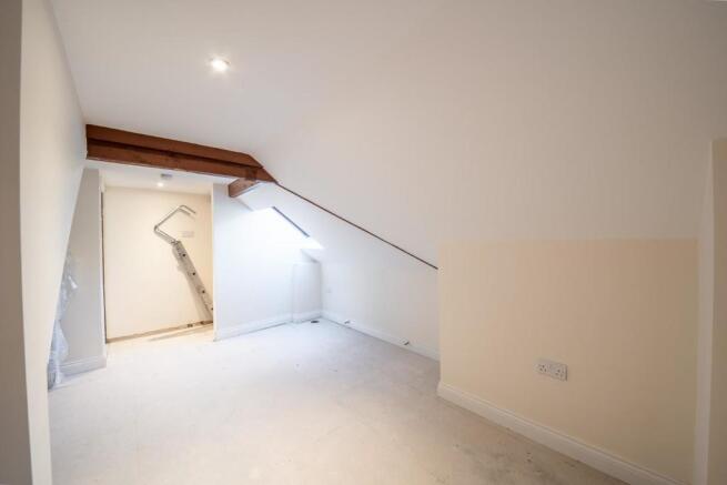 UPSTAIRS ROOM 4 03.jpg