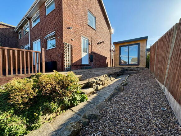 St. Hilda Close, Deepcar, Sheffield, S36 2TH photo 4