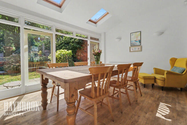 4 bed Semi-Detached for sale Image 6