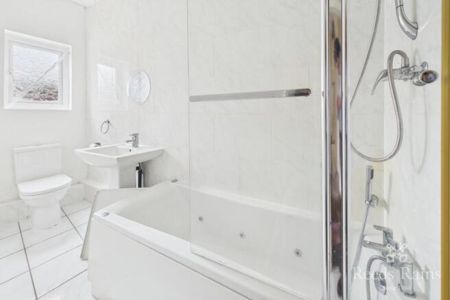2 bed Terraced to rent Image 8