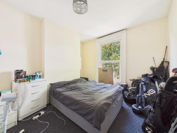 3 bed Flat for sale Image 7