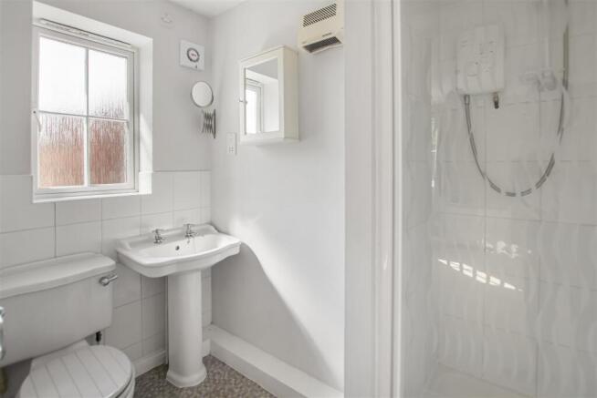 4 bed Detached for sale Image 10