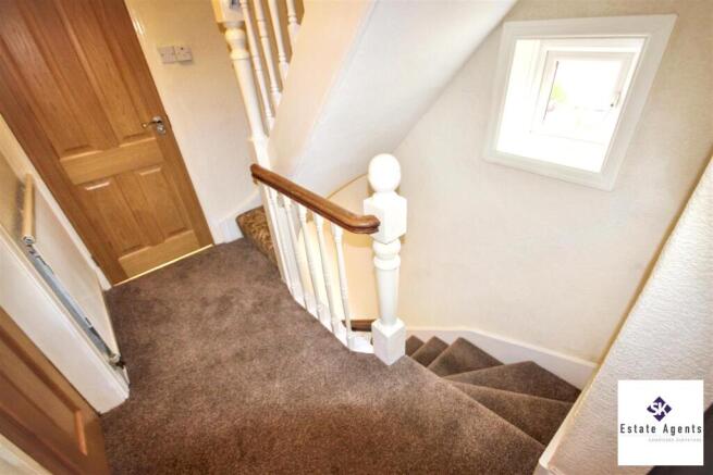 4 bed Semi-Detached for sale Image 12