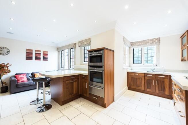7-framewood-manor-14