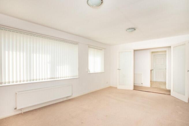 sitting/dining room