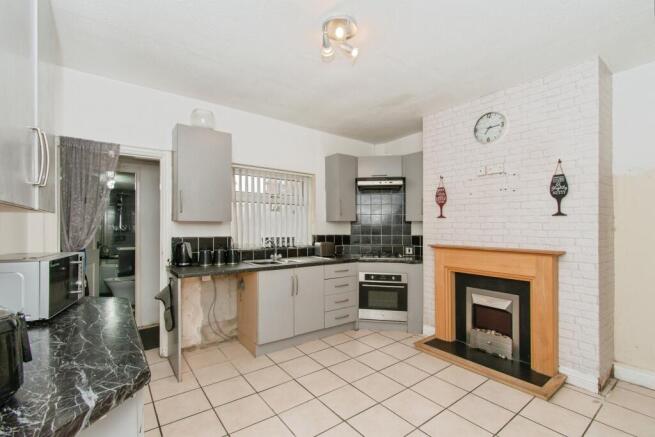 3 bed Terraced for sale Image 4