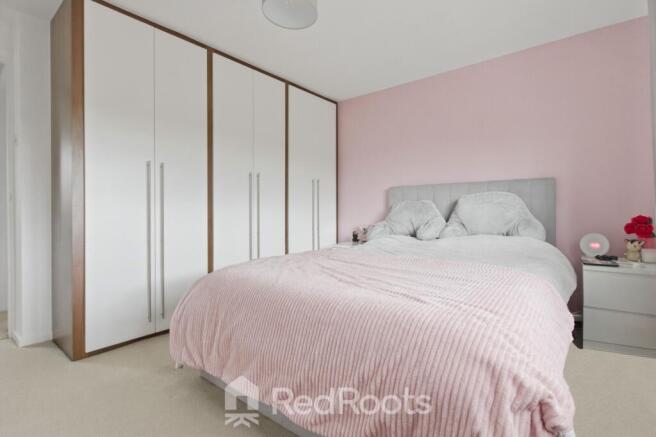4 bed Detached for sale Image 11