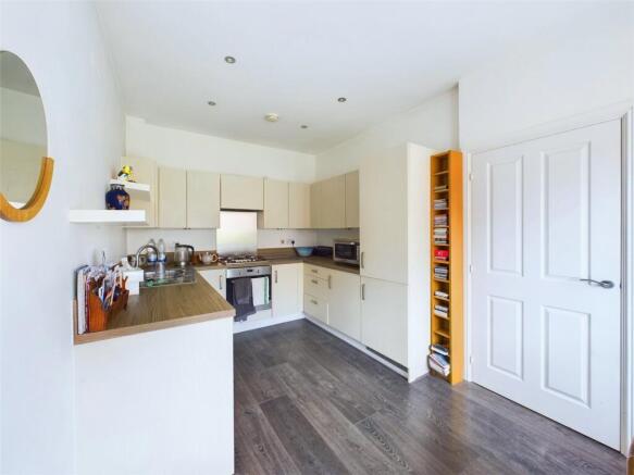 3 bed Semi-Detached for sale Image 7