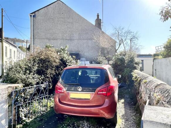 DRIVEWAY PARKING