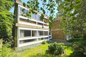 25, Langham House Close, Ham TW10 7JE
