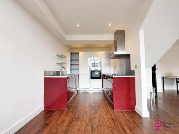 2 bed Apartment to rent Image 2
