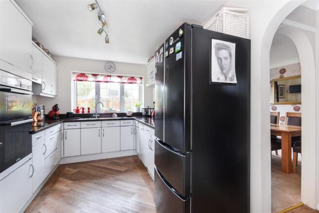 Kitchen 1.jpg