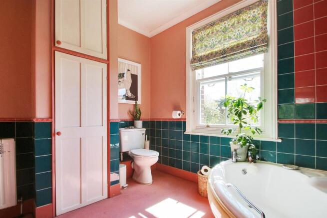 Bathroom.jpg
