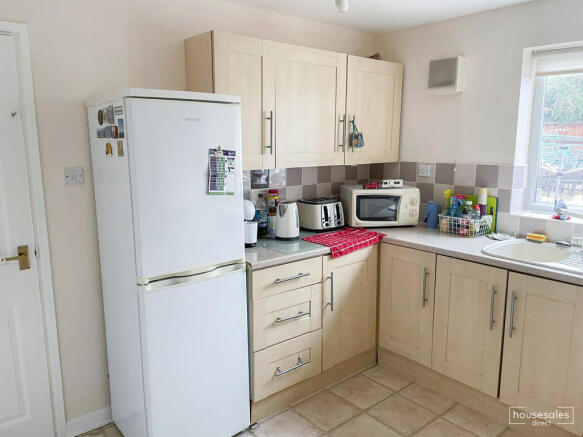 Kitchen 2.JPG
