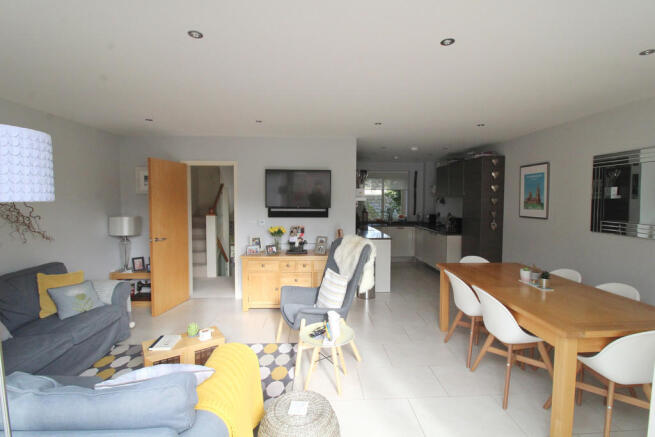 OPEN PLAN LIVING ...
