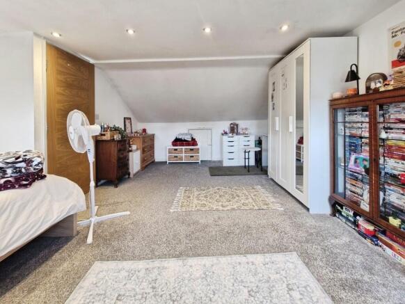 3 bed Semi-Detached for sale Image 10