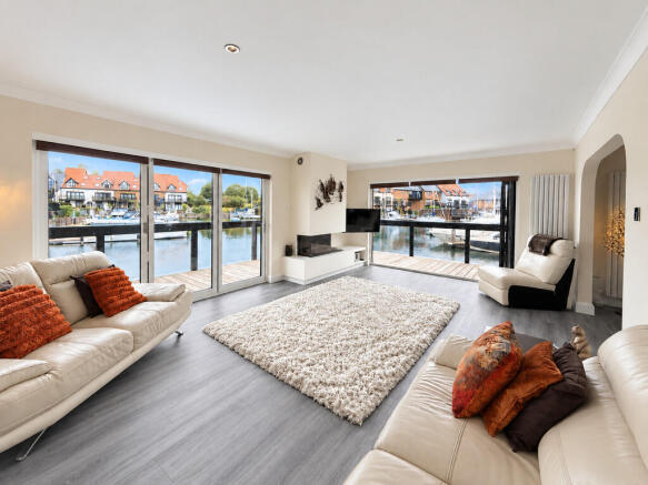 Endeavour Way, Hythe, Southampton photo 4
