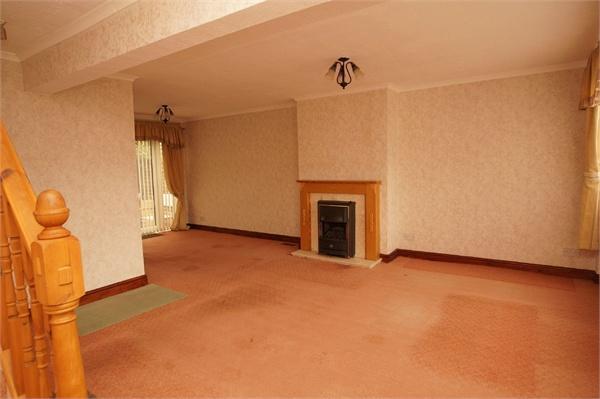 Open plan dining lo