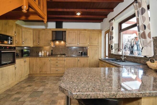 3 bed Detached for sale Image 4