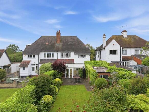 Eastwood Boulevard, Westcliff on Sea * IMPRESSIVE GARDEN SPACE * photo 4