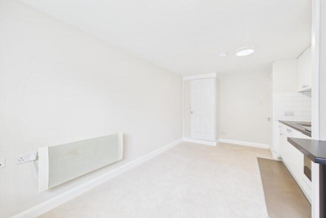 1 bed Ground Flat for sale Image 7