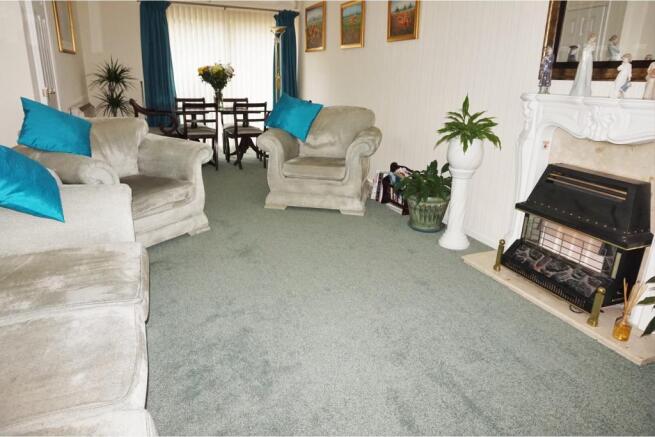 Lounge/Dining Room