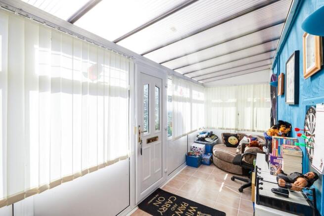 Entrance hall/Conser