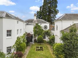 Molegate House, Old Esher Road, Hersham, Walton-on-thames KT12 4LB