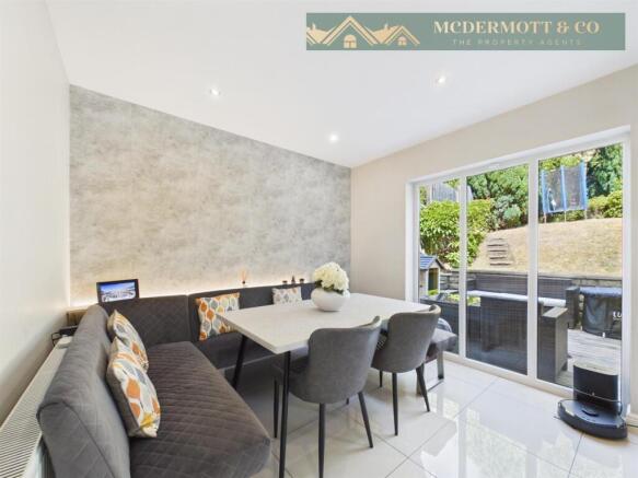 4 bed Detached for sale Image 5