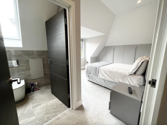 En-suite wet room 