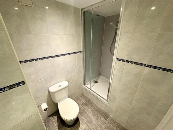 2 bed Apartment to rent Image 7
