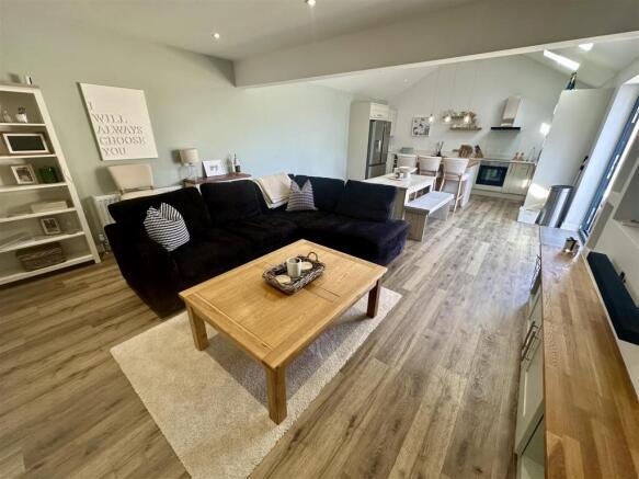 3 bed Detached Bungalow for sale Image 7