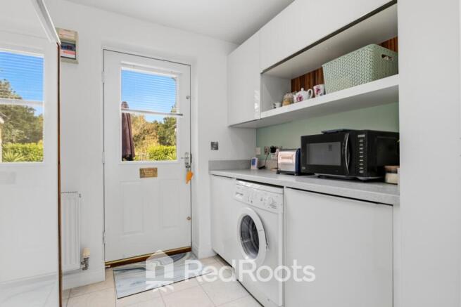 4 bed Detached for sale Image 10